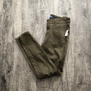 New Old Navy olive rockstar jeans